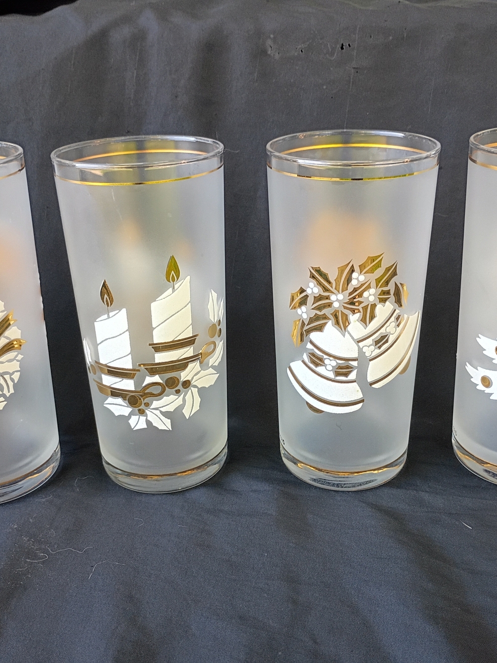 SET OF 4 Festive MCM Culver Christmas Frosted White High Ball Glasses